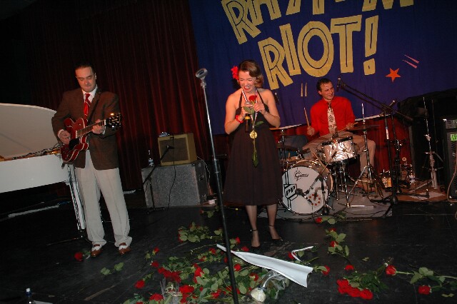 min 2006 11 25 riot 336